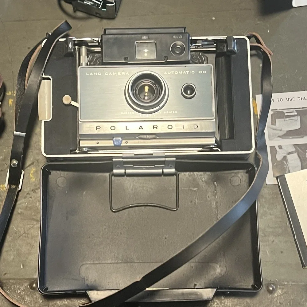 Vintage Polaroid Automatic 100 Land Camera Kit - Case, Flash, Manuels - 1960s